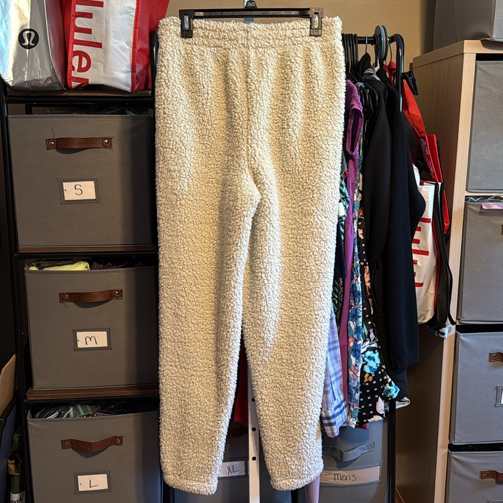 SKIMS Teddy Jogger Lounge Pants Sz Small Off White Bone - Picture 6 of 7